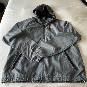 EUC Nike Hooded Windbreaker